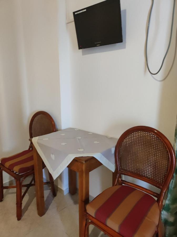 Artemis Rooms Frangocastelo ภายนอก รูปภาพ